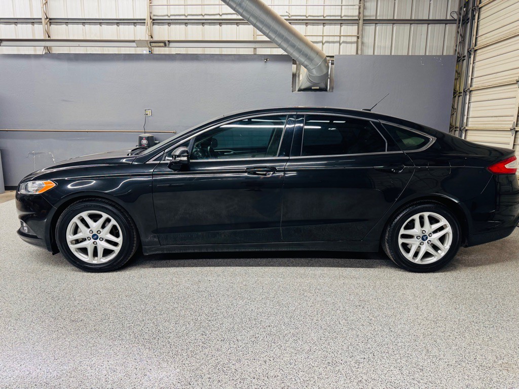 2015 Ford Fusion Image 2