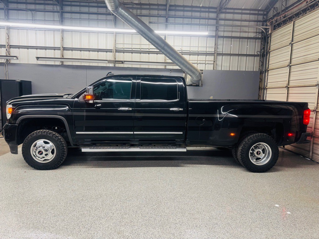 2017 GMC Sierra 3500 Image 2