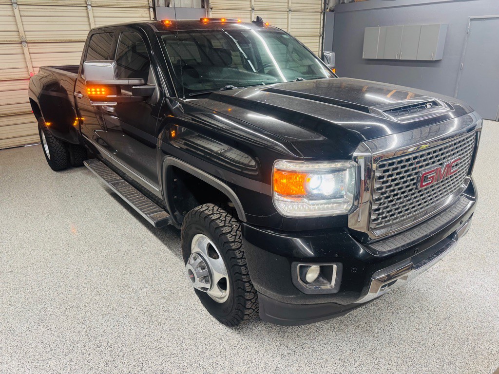 2017 GMC Sierra 3500 Image 4