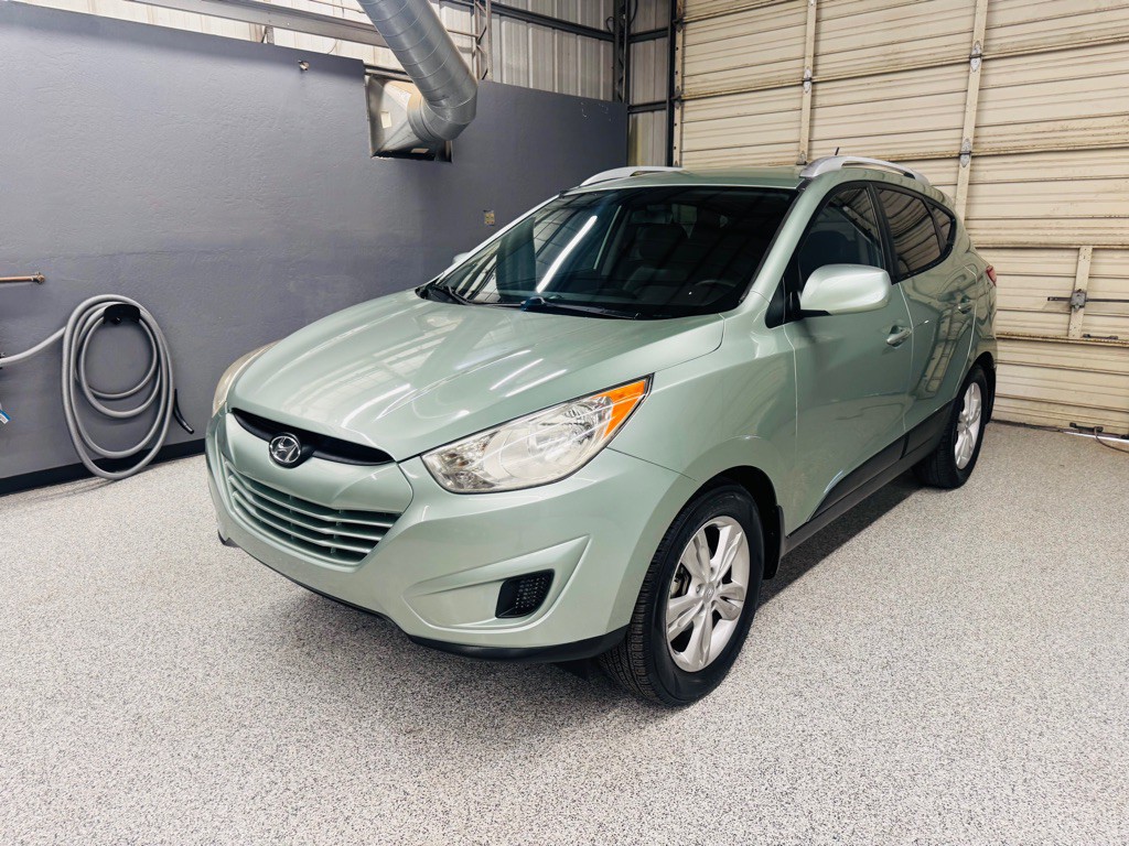 2011 Hyundai Tucson Image 1
