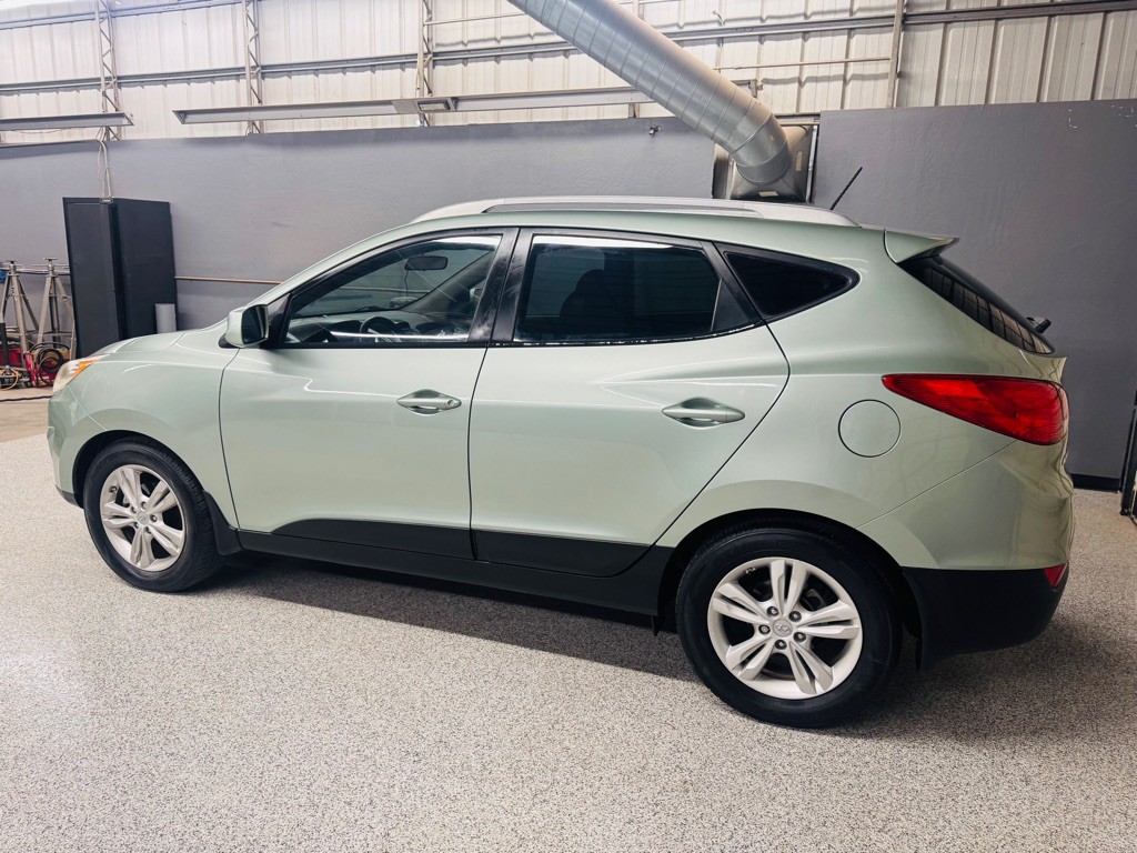 2011 Hyundai Tucson Image 3