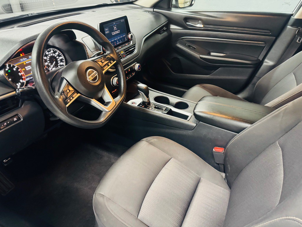 2020 Nissan Altima Image 7