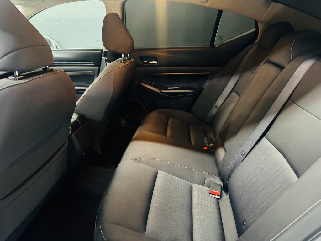 2020 Nissan Altima Image 8