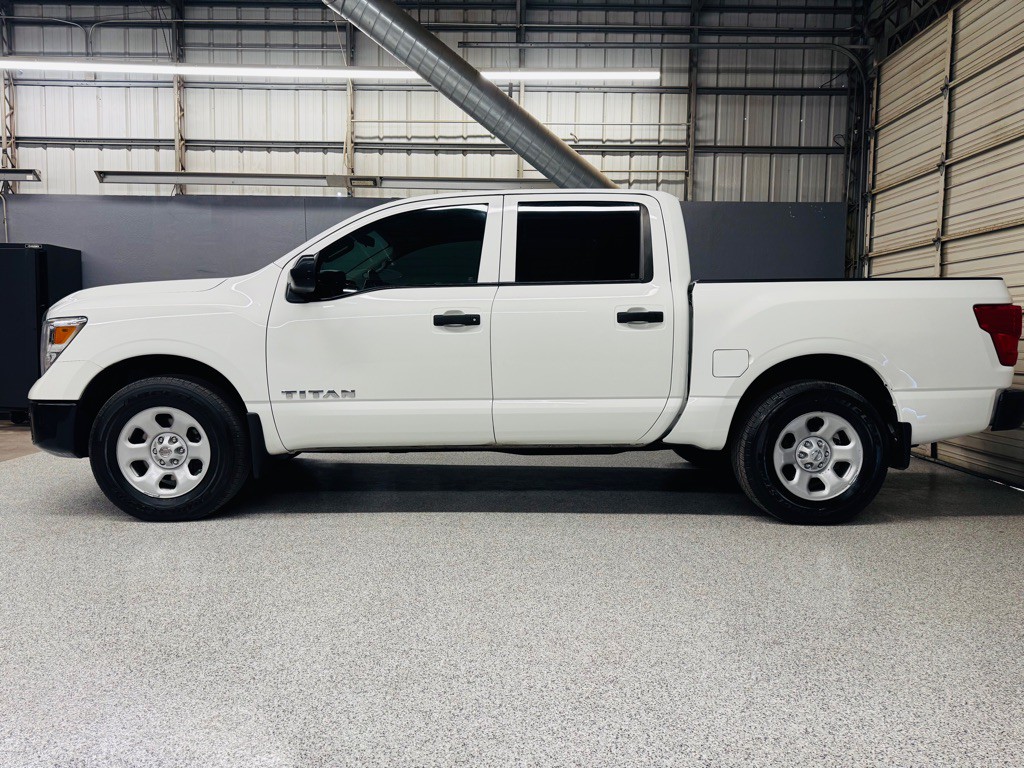 2019 Nissan Titan Image 2