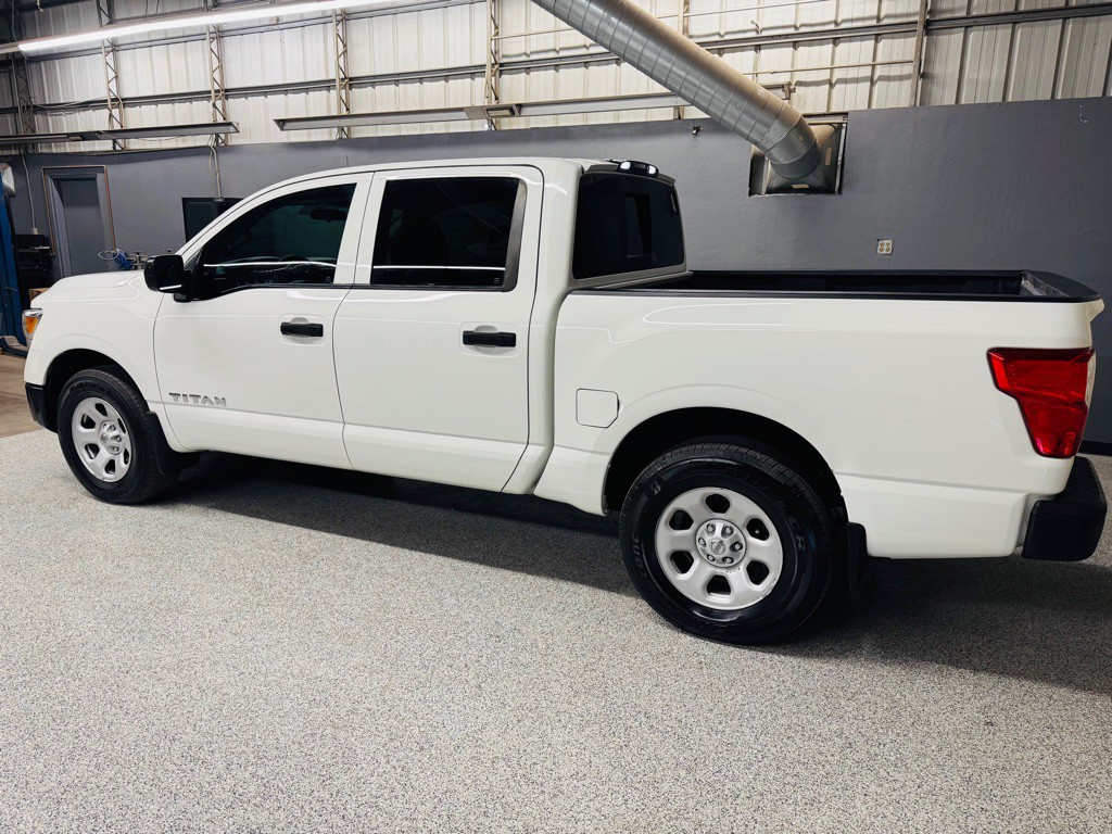 2019 Nissan Titan Image 3