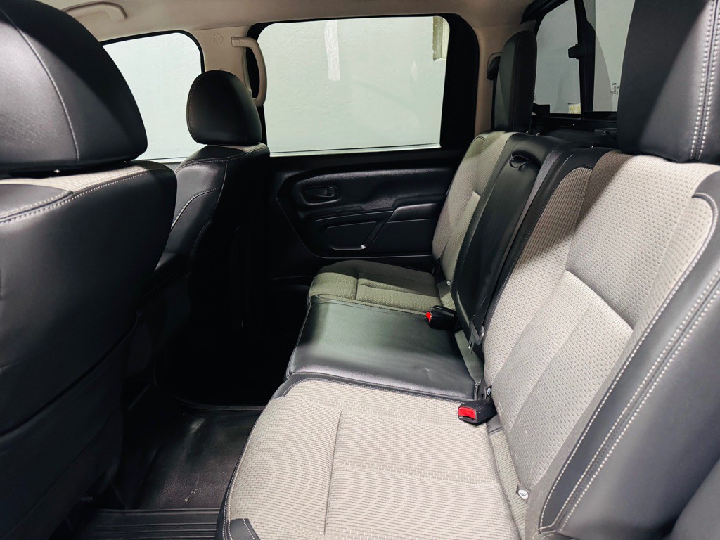 2019 Nissan Titan Image 10
