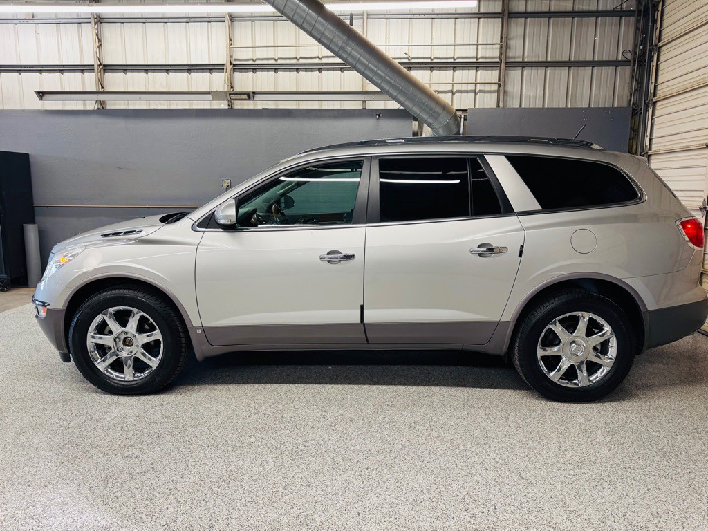 2008 Buick Enclave Image 2