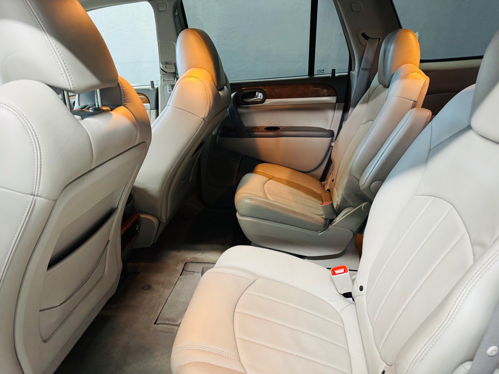 2008 Buick Enclave Image 8