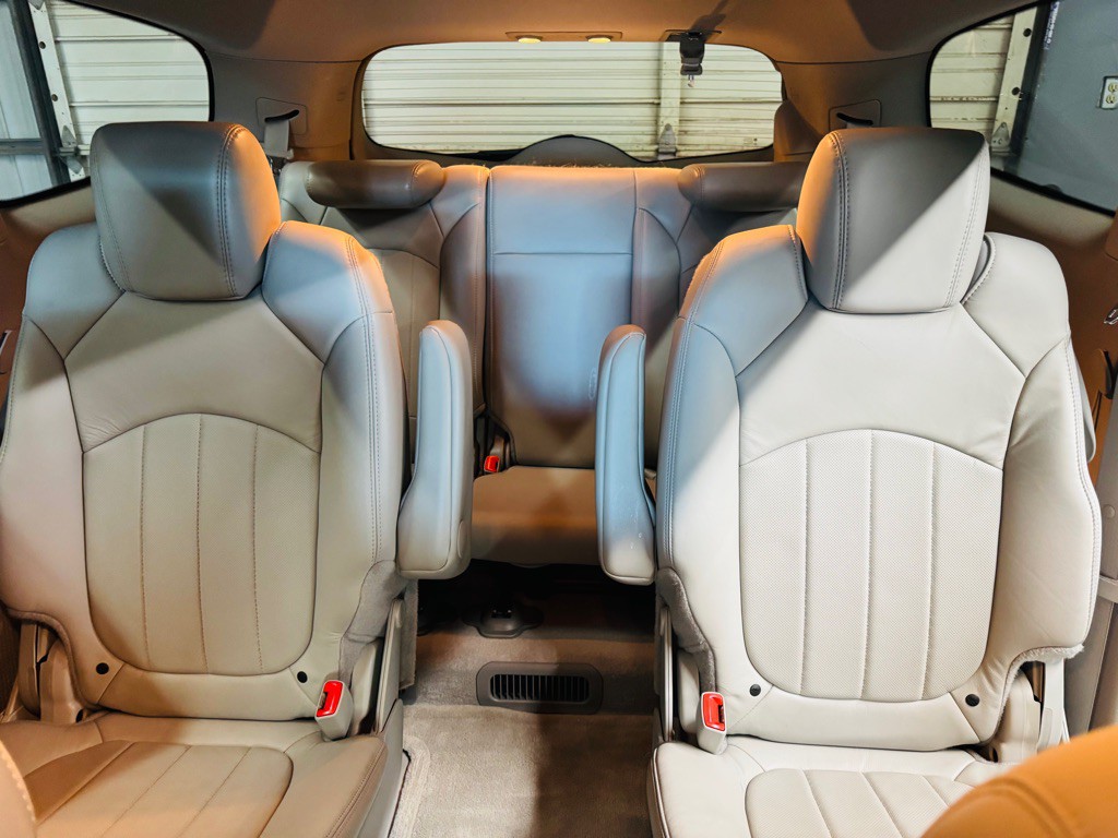 2008 Buick Enclave Image 9