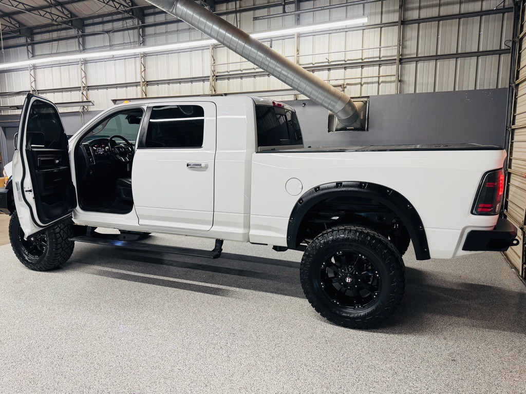 2017 RAM 2500 Image 3