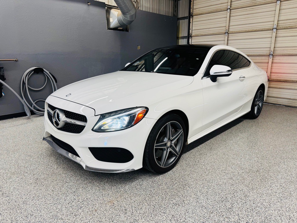 2017 Mercedes-Benz C-Class Image 1
