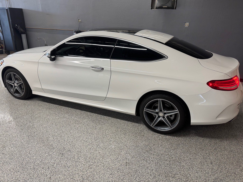 2017 Mercedes-Benz C-Class Image 3