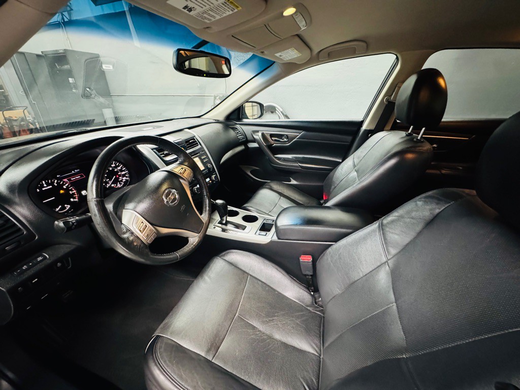2015 Nissan Altima Image 4