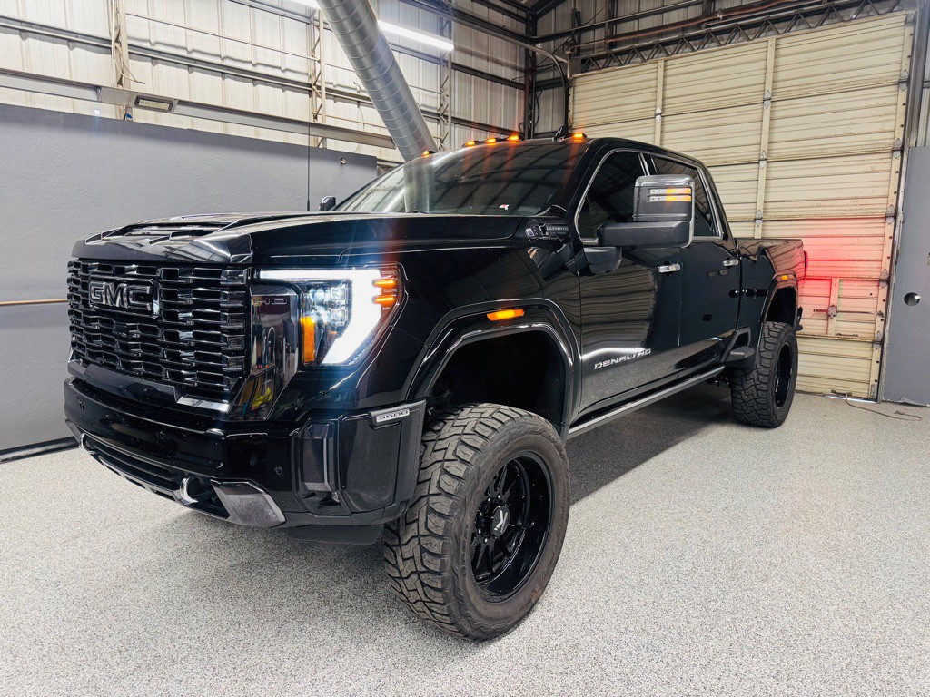 2024 GMC Sierra 3500 Image 1