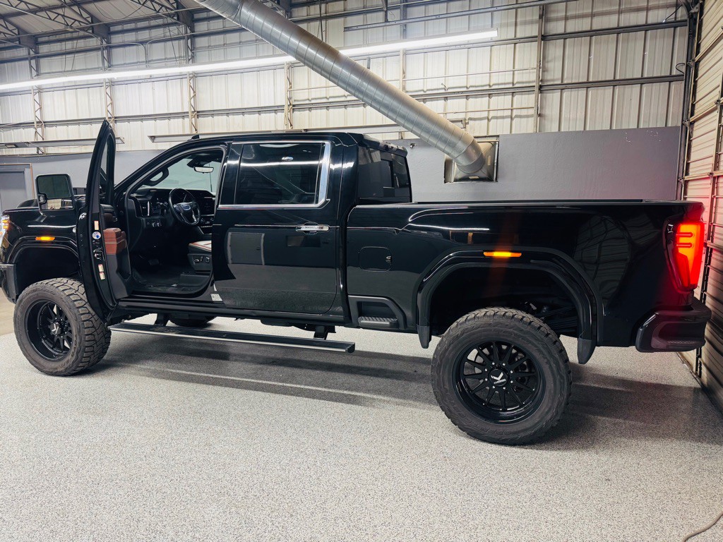 2024 GMC Sierra 3500 Image 3