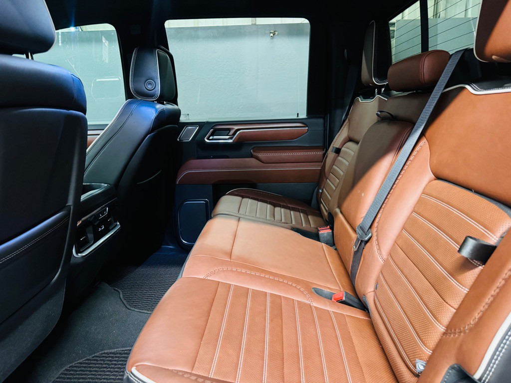 2024 GMC Sierra 3500 Image 8