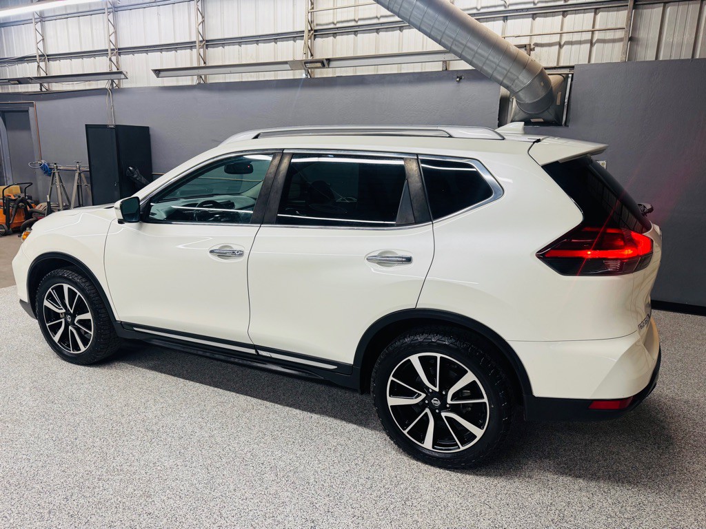 2017 Nissan Rogue Image 3