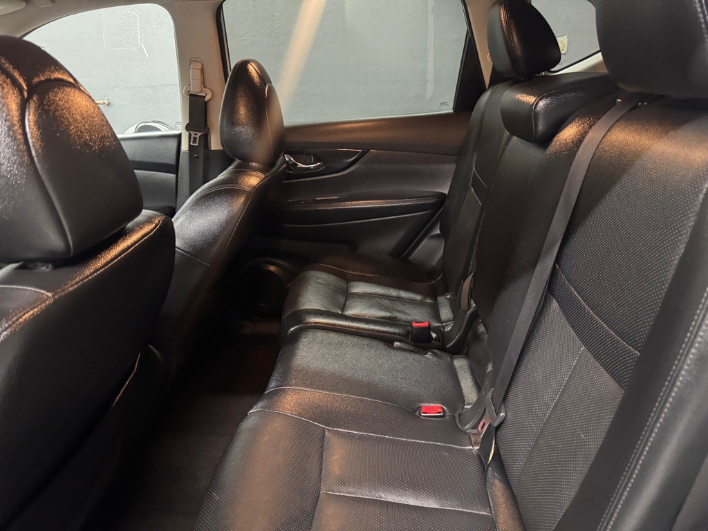 2017 Nissan Rogue Image 8