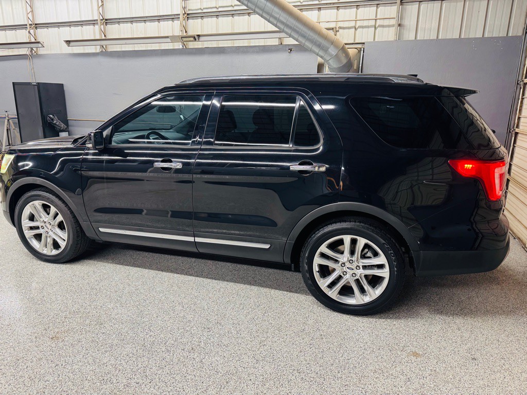 2017 Ford Explorer Image 3