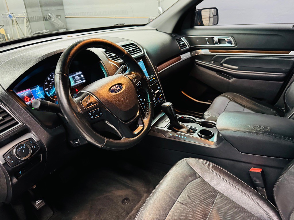 2017 Ford Explorer Image 7