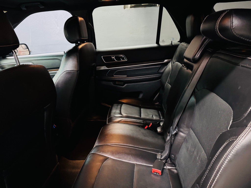 2017 Ford Explorer Image 8