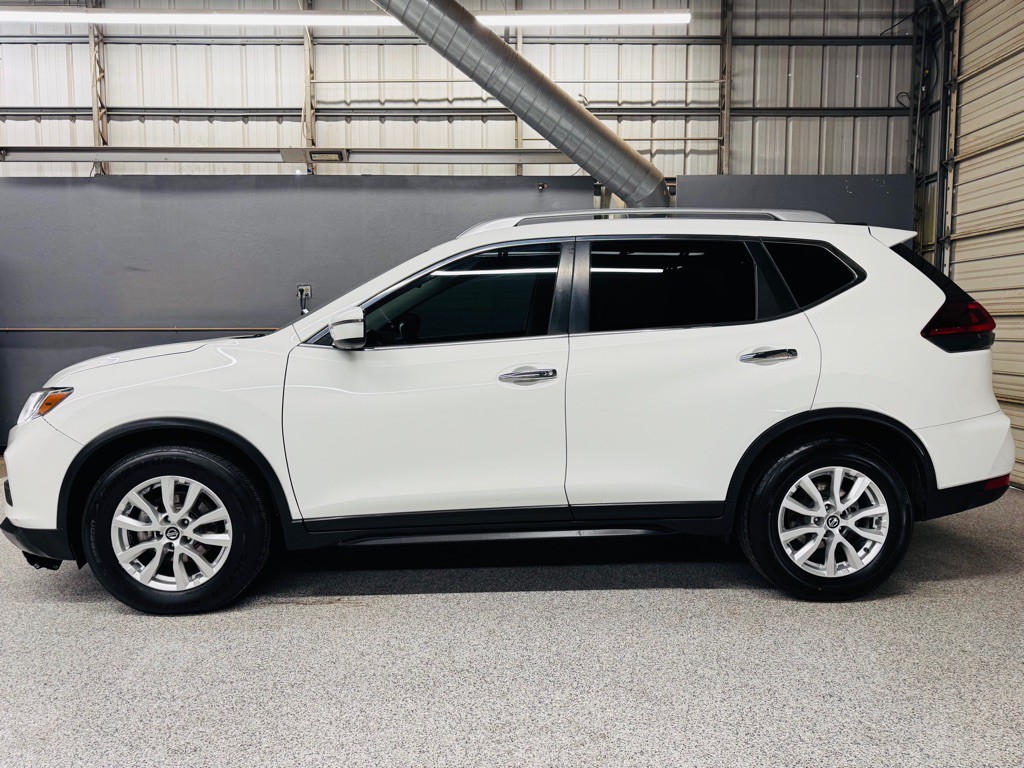 2018 Nissan Rogue Image 2