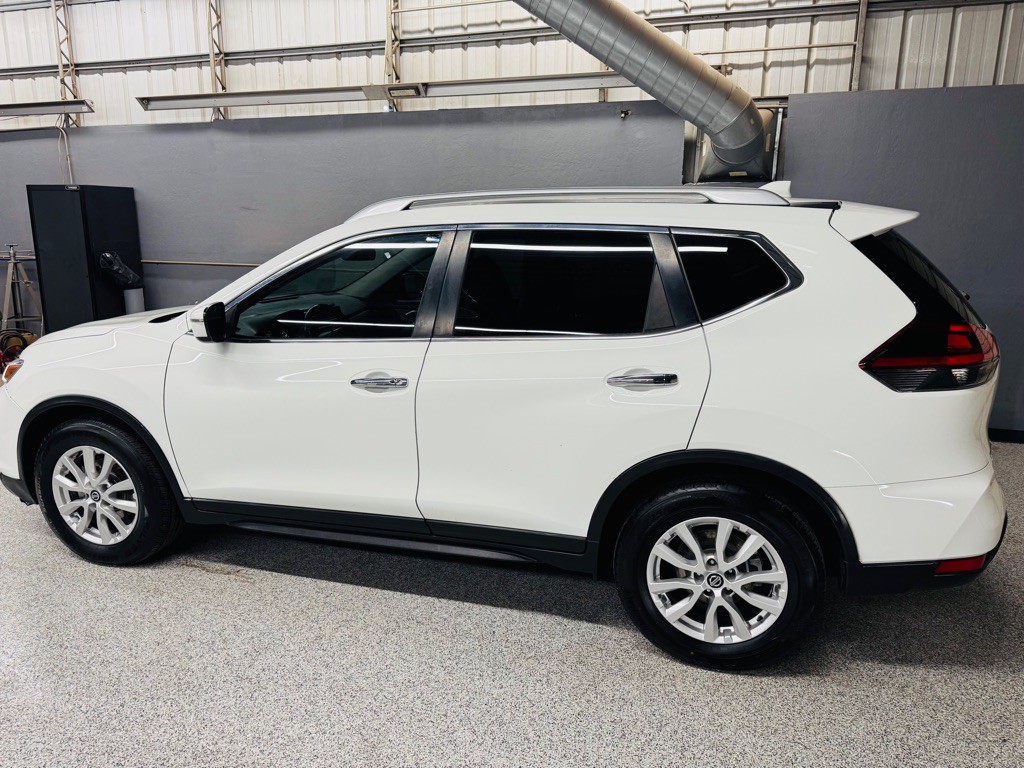 2018 Nissan Rogue Image 3