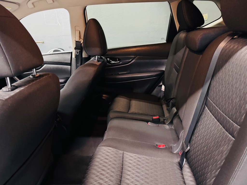 2018 Nissan Rogue Image 8