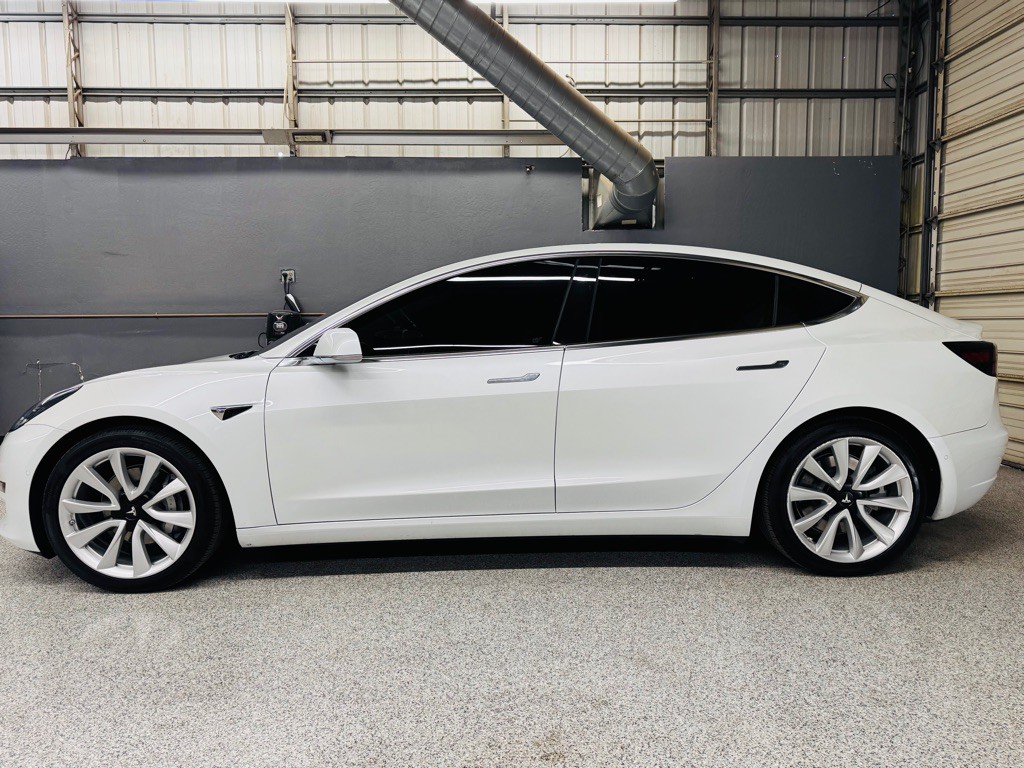 2018 Tesla Model 3 Image 2
