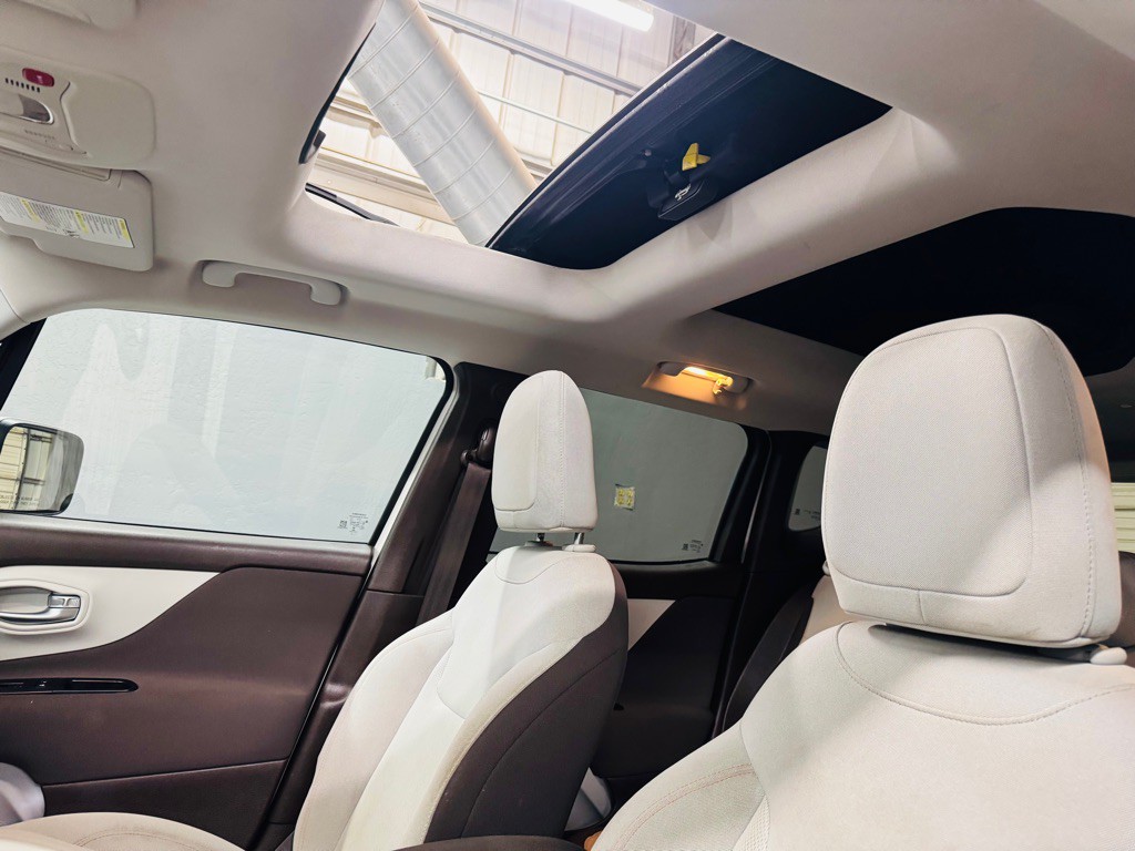 2017 Jeep Renegade Image 9