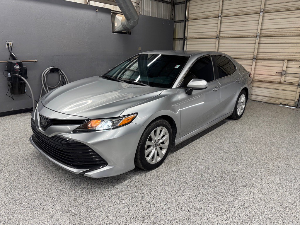 2019 Toyota Camry Image 1