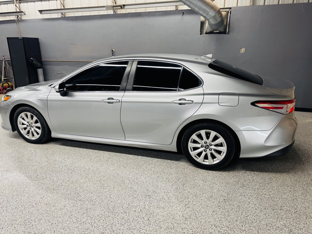 2019 Toyota Camry Image 3