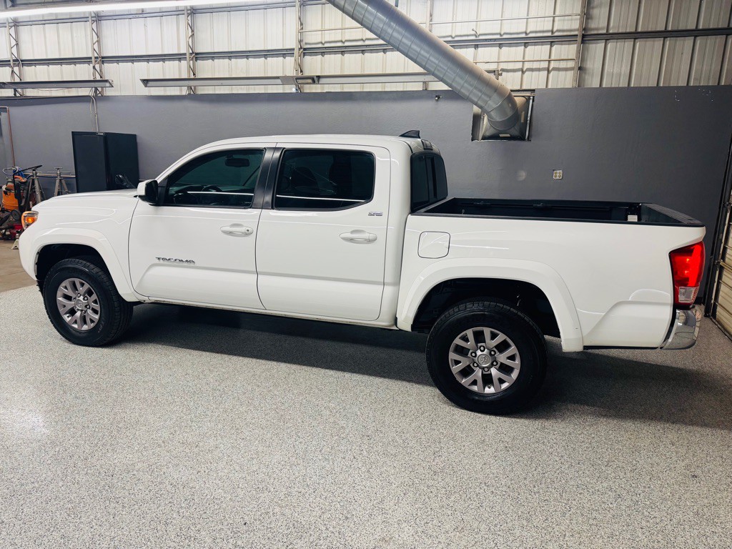 2016 Toyota Tacoma Image 3