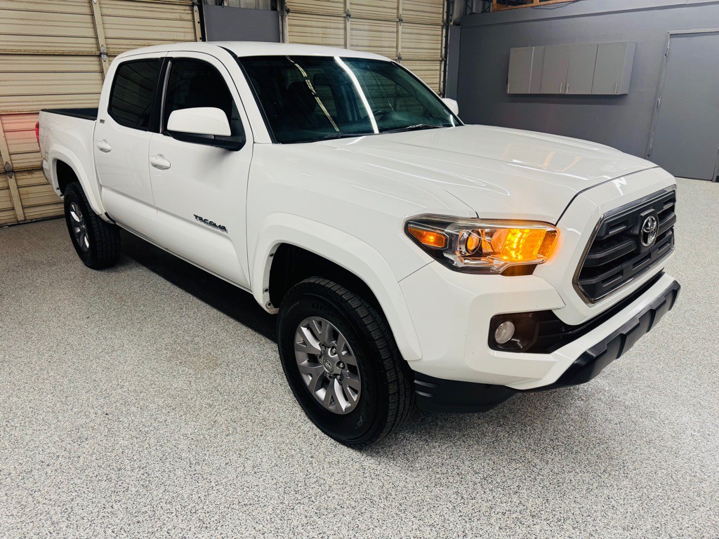 2016 Toyota Tacoma Image 4