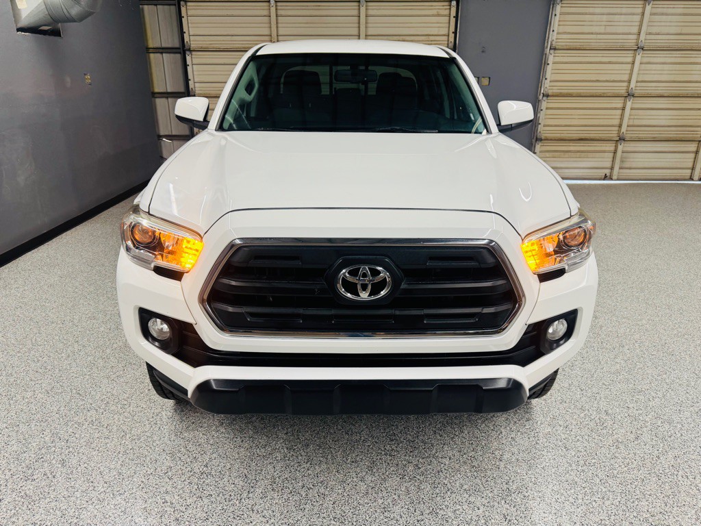 2016 Toyota Tacoma Image 5