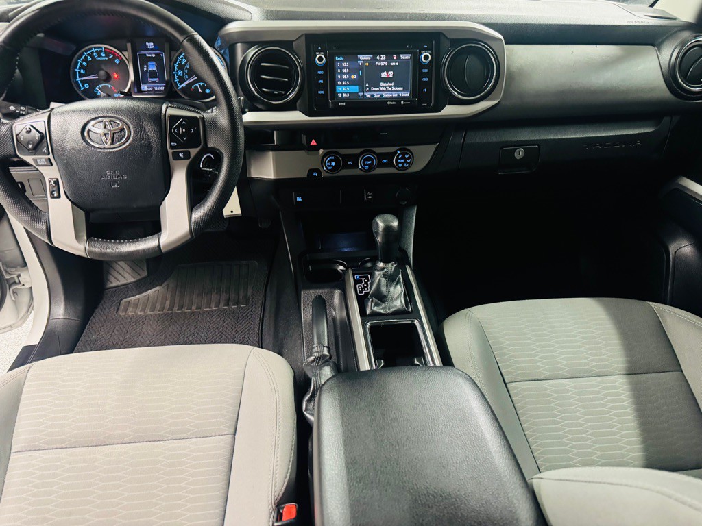 2016 Toyota Tacoma Image 6