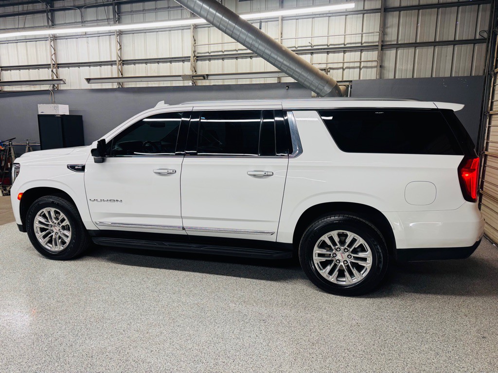 2021 GMC Yukon Image 3