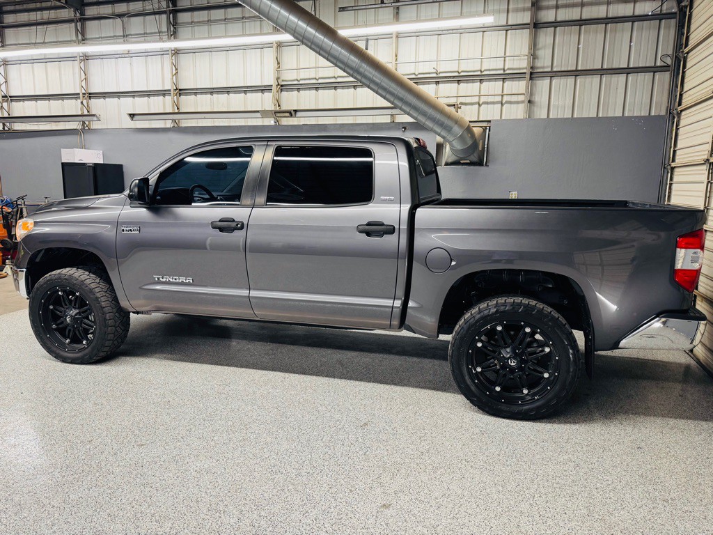 2017 Toyota Tundra Image 3