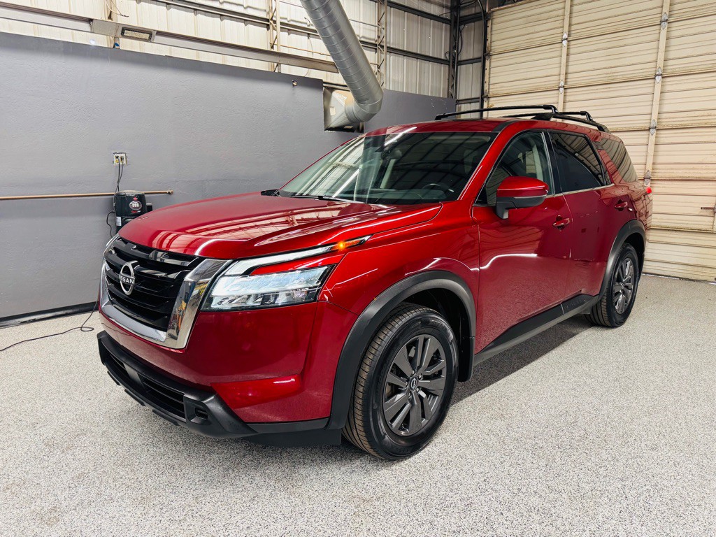 2022 Nissan Pathfinder Image 1