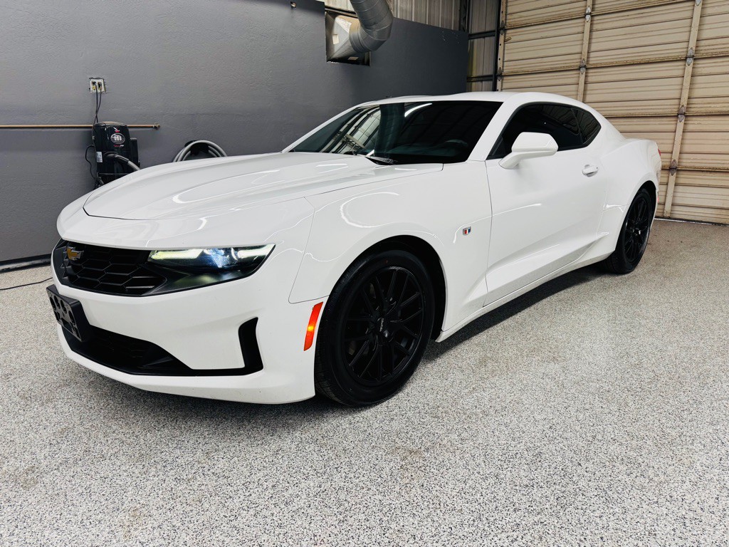 2019 Chevrolet Camaro Image 1