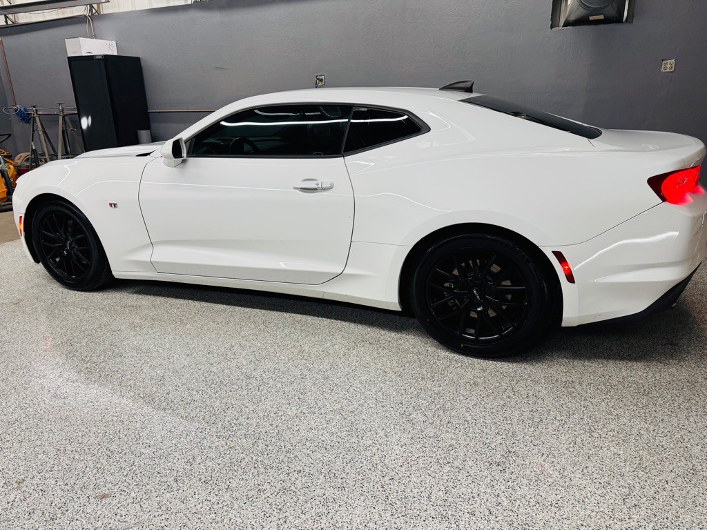 2019 Chevrolet Camaro Image 2