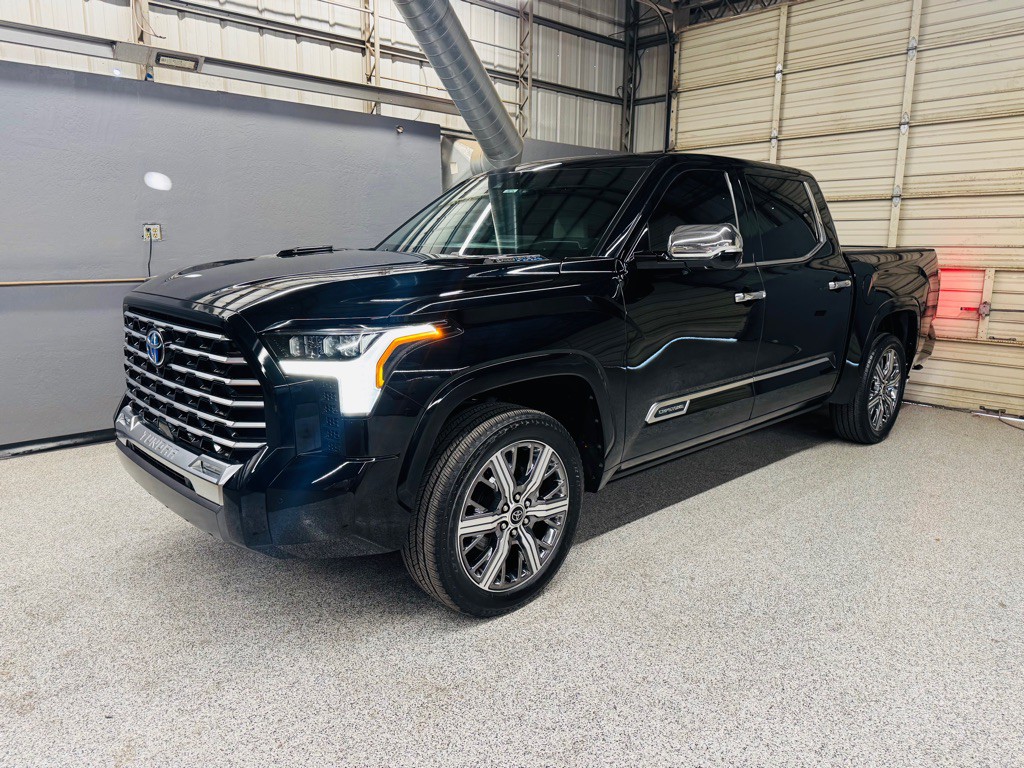 2023 Toyota Tundra Image 1