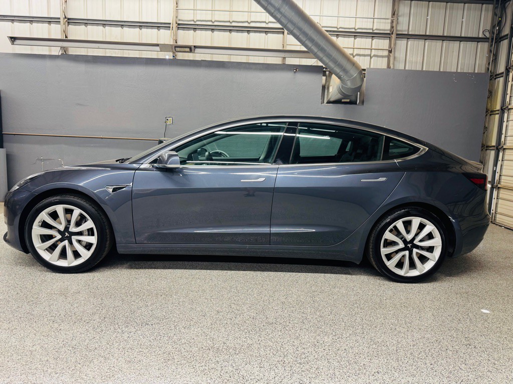 2020 Tesla Model 3 Image 2