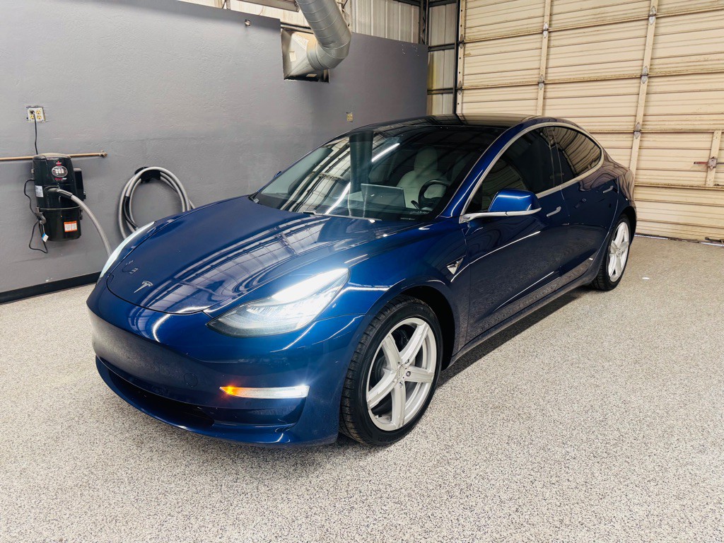 2020 Tesla Model 3 Image 1