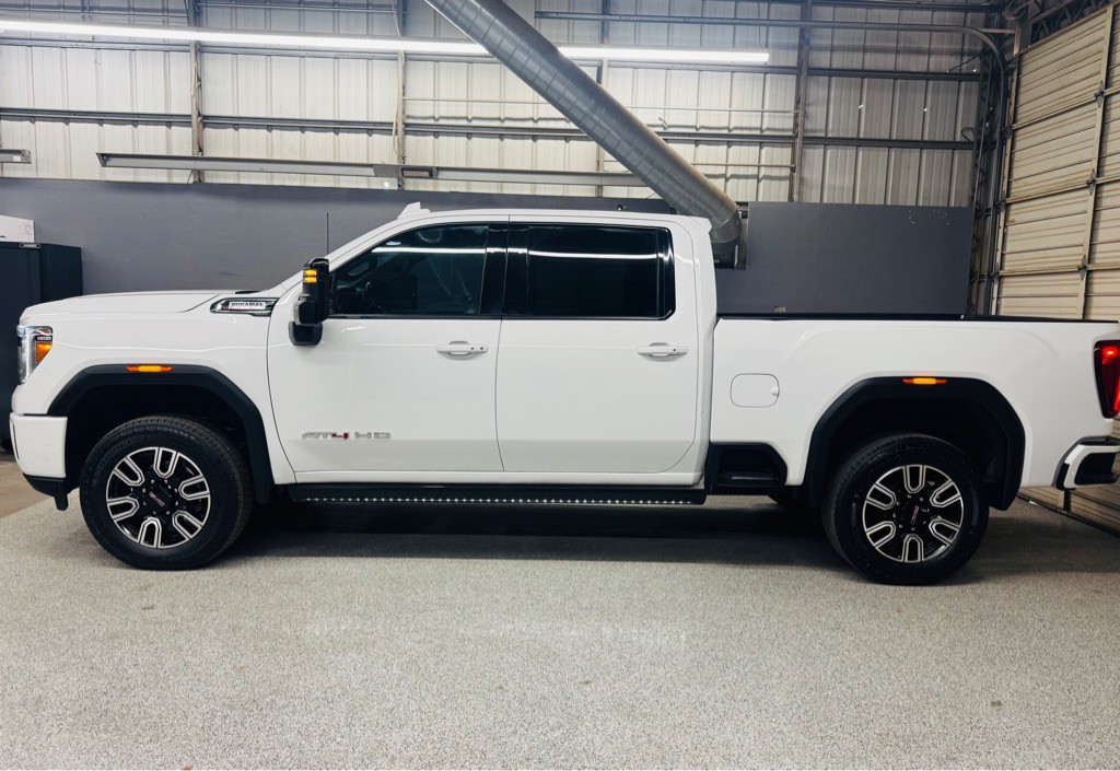 2022 GMC Sierra 2500 Image 2