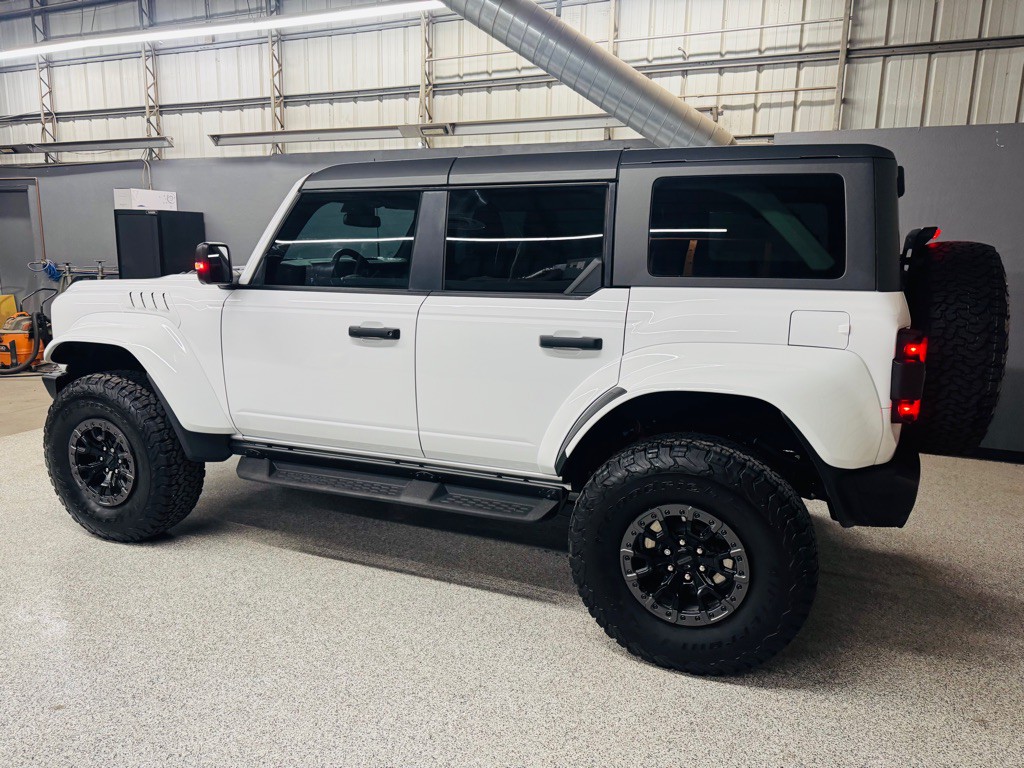 2024 Ford Bronco Image 3