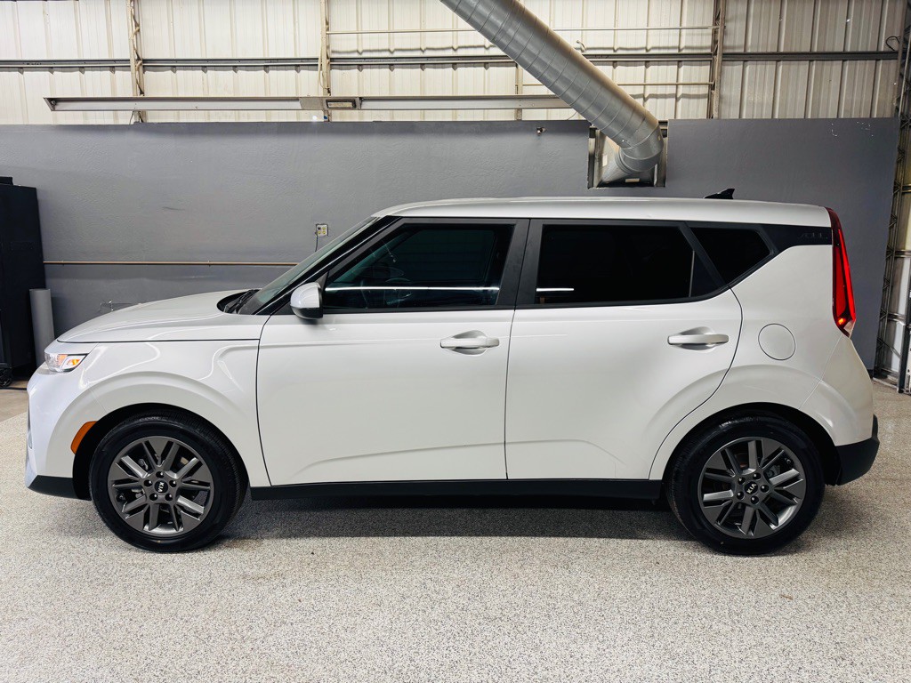 2021 Kia Soul Image 2