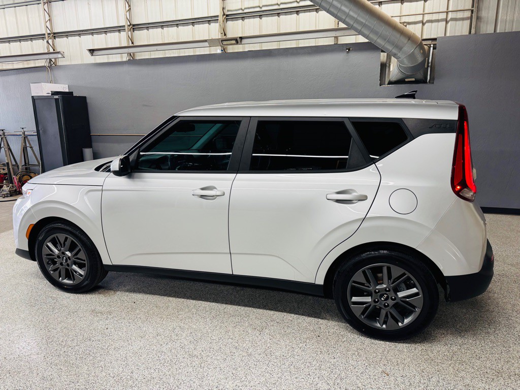 2021 Kia Soul Image 3