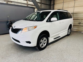 Image for 2013 Toyota Sienna LE 7-PASSENGER AUTO ACCESS SEA ID: 7408011