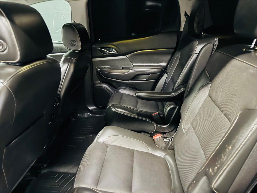 2017 GMC Acadia Image 8